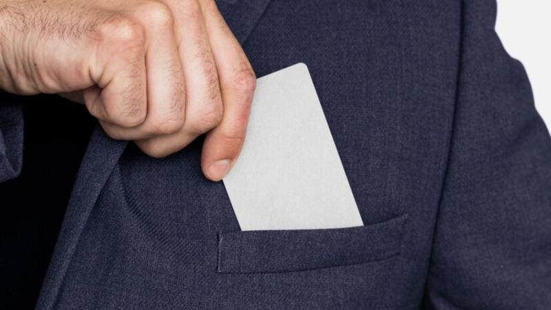 Crachá de Empresa: 7 Dicas para Criar o Seu Perfeito