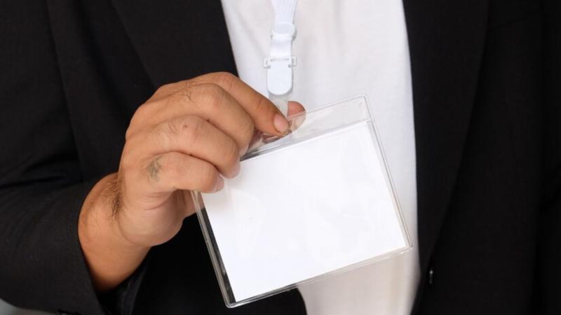 Cracha de papel para eventos: como escolher e personalizar